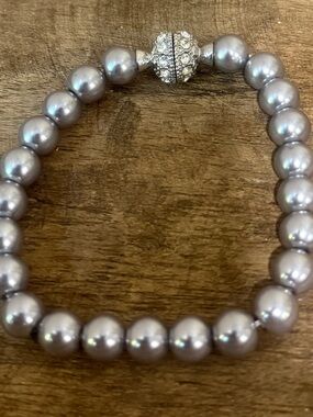 Silver Gray Faux Pearl Beaded Bracelet with Magnetic Rhinestone Clasp